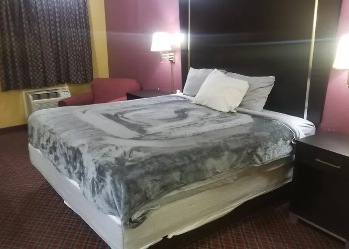 Hotel 2 Queen Beds Hotel Room 208 Wi-Fi Room Booking