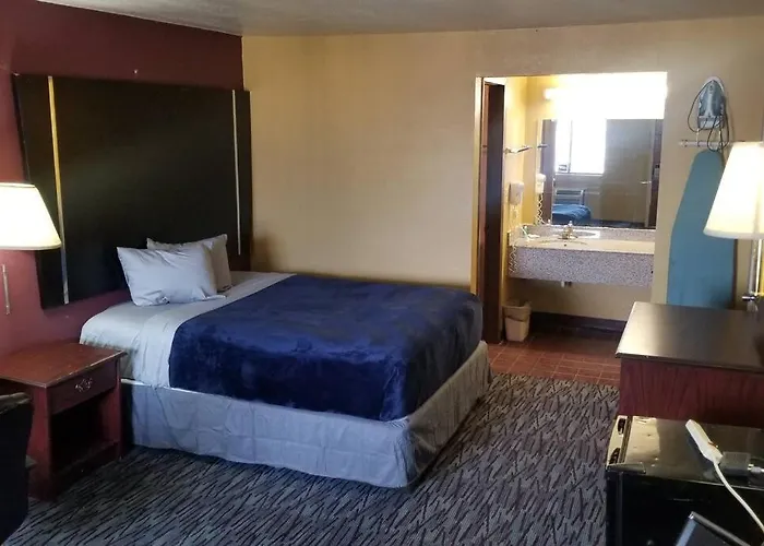 Hotel 2 Queen Beds Hotel Room 208 Wi-Fi Room Booking