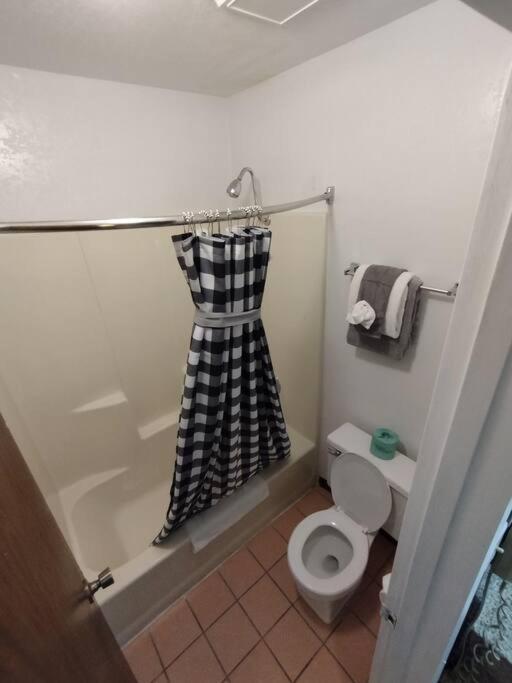 2 Queen Beds 208 Wi-fi Stillwater