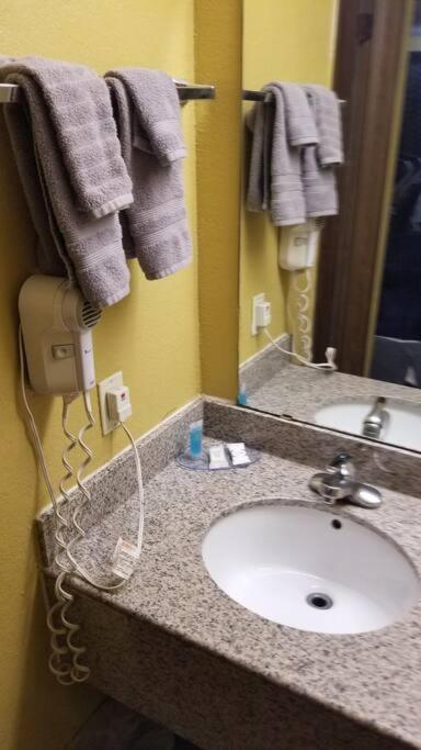 Apartment 2 Queen Beds 208 Wi-fi Stillwater