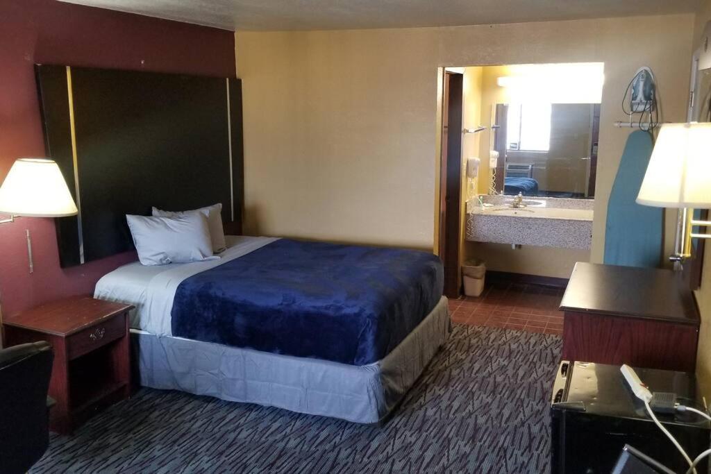 2 Queen Beds 208 Wi-fi * Stillwater